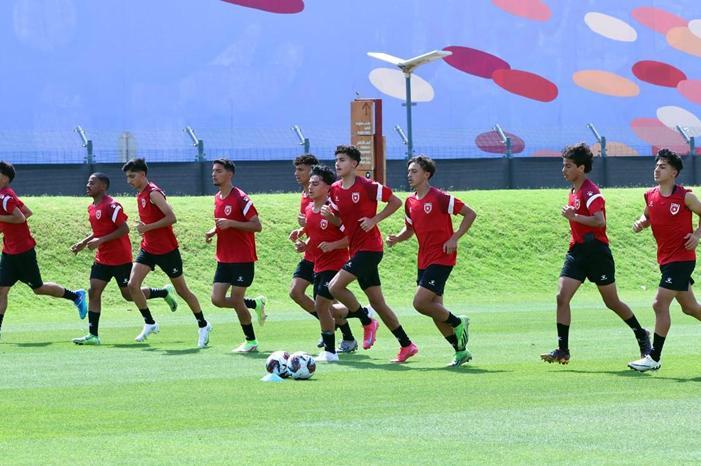 منتخب الناشين لكرة القدم يلتقي نظيره الفلسطيني غدا 1761474445458 (1)
