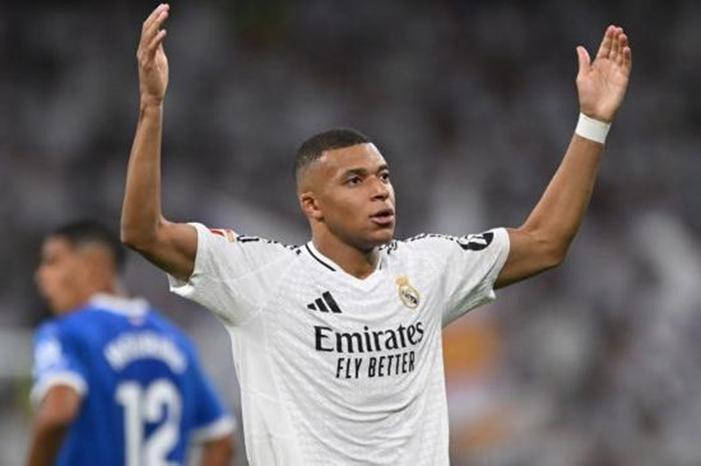 لماذا استحق مبابي جائزة رجل مُباراة ريال مدريد ضد برشلونة ؟ mpabbe
