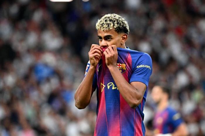 "يكاد لا يطيق التسديد ولا يركض بشكل عادي".. طبيب يكشف سر تراجع مستوى لامين جمال Screenshot 2025-10-28 190846