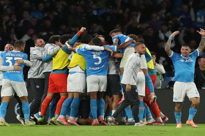 نابولي يحقق فوزا غير مقنع وينفرد بالصدارة موقتا في الدوري الإيطالي 69014ea7049fc