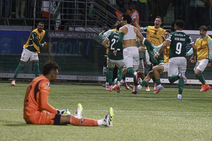 سحر برازيلي.. ريمونتادا تاريخية تقود بالميراس إلى نهائي كوبا ليبرتادوريس 690491574236044a446a3a85