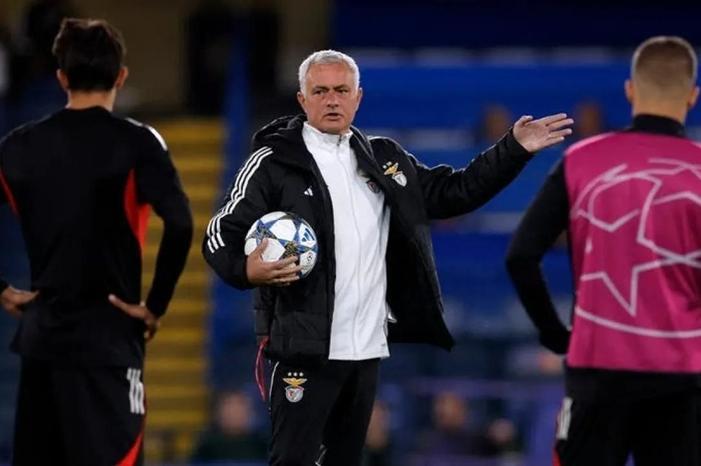 1260769c-8ff1-485d-85fc-c80be0b2d04d