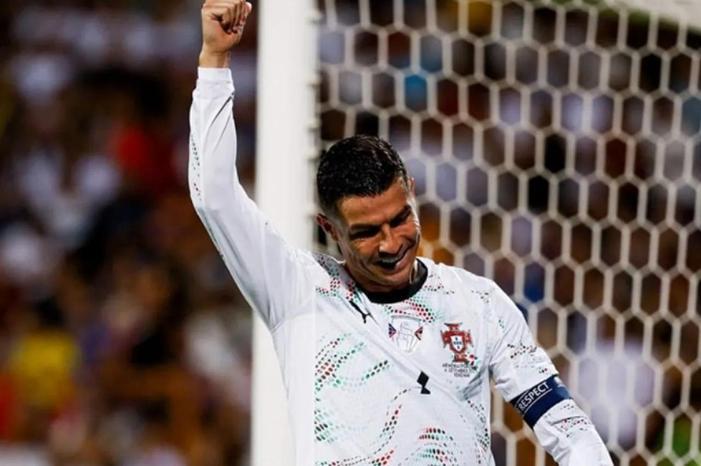 f6ea69be-4b88-46db-afd7-1a009d729f43