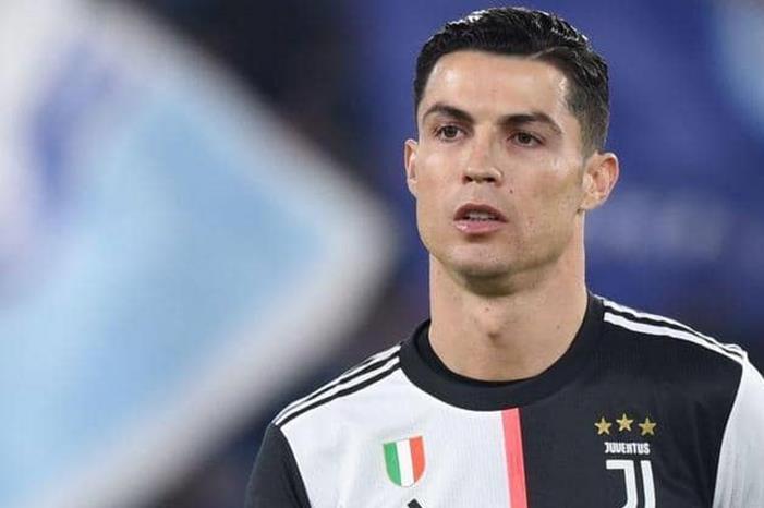 مانشستر يونايتد يسخر من عودة كريستيانو رونالدو 1-1308334