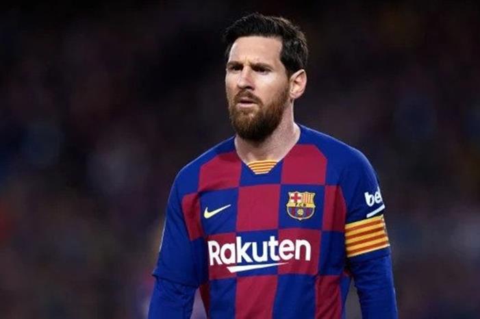 خوفا من الإفلاس.. برشلونة يهدد ميسي بمعركة قضائية قبل رحيله ميسي-1