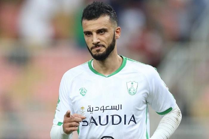 هل ينضم هداف الأهلي إلى الهلال؟ عمر-السومة-6