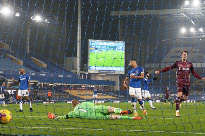 إيفرتون يتلقى خسارة جديدة بالريميرليج 2020-11-28T194655Z_55871503_UP1EGBS1IY7D9_RTRMADP_3_SOCCER-ENGLAND-EVE-LEE-REPORT-1606592877-scaled