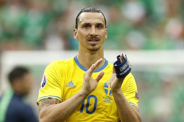 إبراهيموفيتش يقترب من العودة لصفوف المنتخب السويدي 5fc0e582423604162a183dec