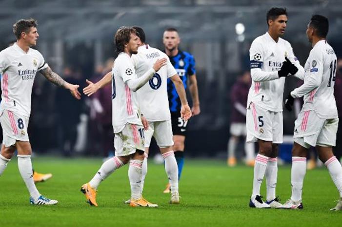 بعد الخسارة المذلة .. لغة الأرقام تفضح نجم ريال مدريد ريال-مدريد-10-2