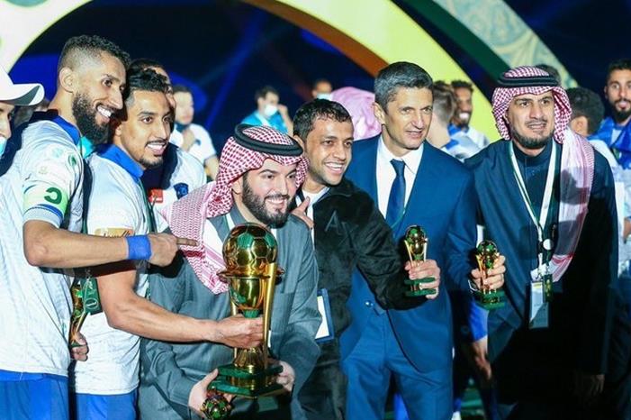 لوشيسكو يدخل القفص الذهبي مع الهلال 1NvUvF674C5B24-FDED-4D57-9F9E-C27AFB6E883F