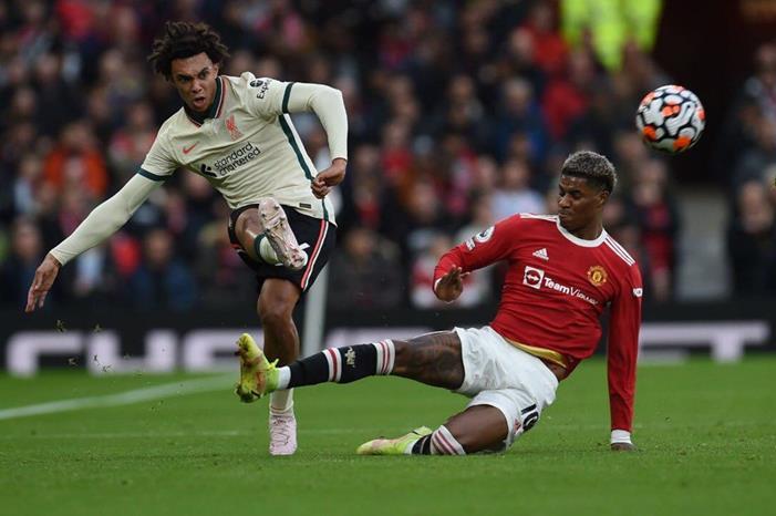 رابطة الدوري الإنجليزي ترفض طلبًا لارتداء بعض اللاعبين قمصاًنًا لدعم أعمال خيرية Premier-League