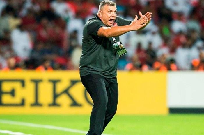 الروماني كوزمين أولاريو يدرب الشارقة الإماراتي cosmin-olaroiu-alahli