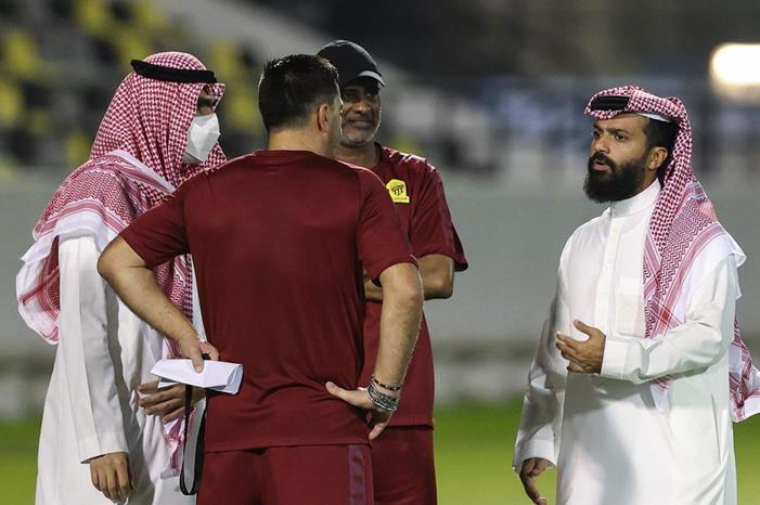 قرار مفاجئ من إدارة الاتحاد قبل مباراة الفتح contra