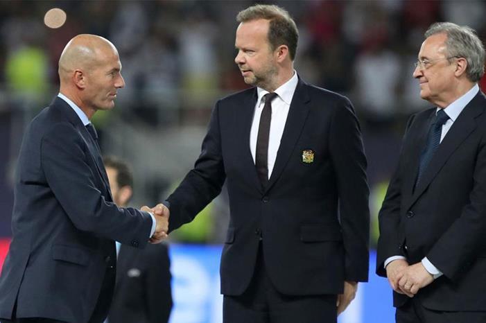 إدارة مانشستر يونايتد تسعى لإقناع زيدان لخلافة سولشاير zizo