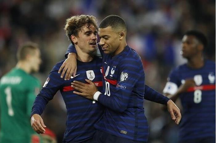 فرنسا تسحق كازاخستان وتتأهل الى كأس العالم 2022 6190319642360432ac2c45ae