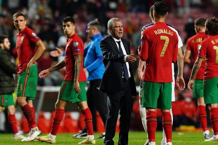 رد فعل غاضب من كريستيانو رونالدو تجاه مدرب البرتغال بعد الخسارة أمام صربيا (فيديو) cr7-1