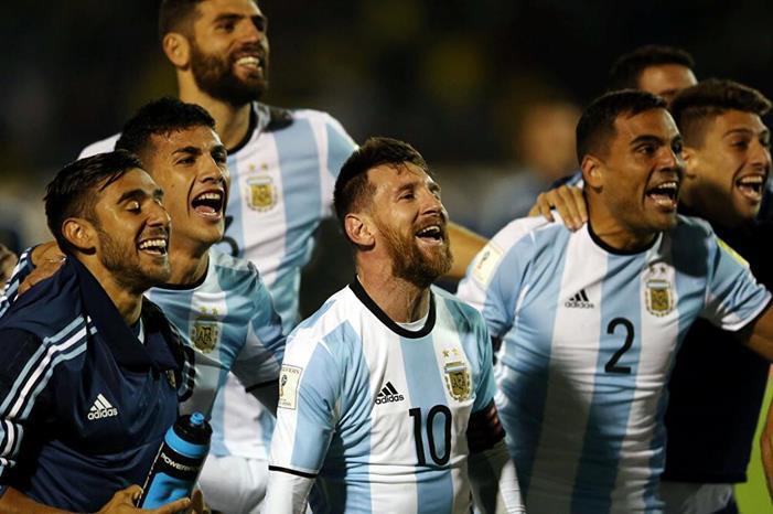 شاهد .. لاعبو منتخب الارجنتين يغنون .. رايحين قطر 1026721929_0_169_3500_2137_1200x0_80_0_1_9da1159077b0b907e856dd3ba6b7af7a