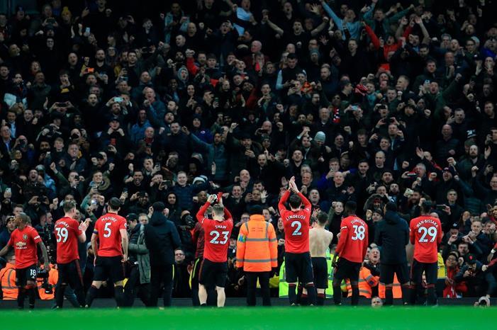 رونالدو يحقق قفزة هائلة في أرباح مانشستر يونايتد b81b7bee602d997742b4c4ec8d134e06bd7ad195