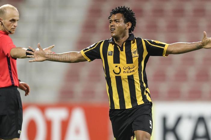 الاتحاد يتحرك لتمديد عقد رومارينيو e2f3bf98a426f392c8cb85028cffcadbb57ee37f