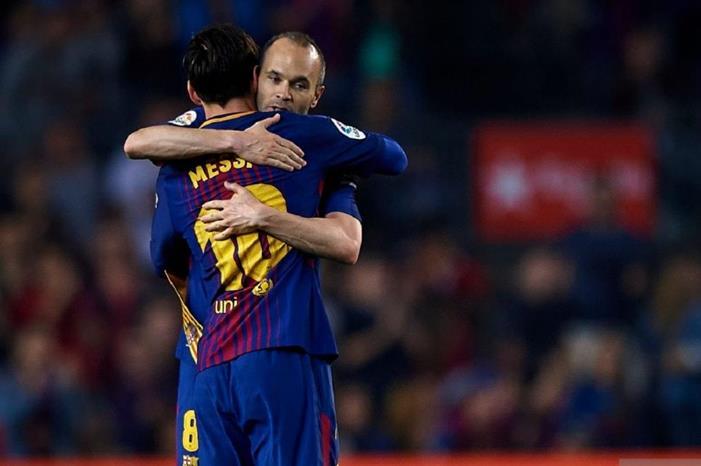 لابورتا يفسر تصريحاته بشأن عودة ميسي وإنييستا لبرشلونة Iniesta-MESSI-1200x675