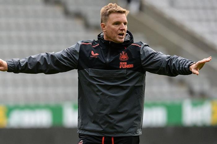 نيوكاسل يتراجع للمركز الأخير  ومدربه يتابعه من الفندق image