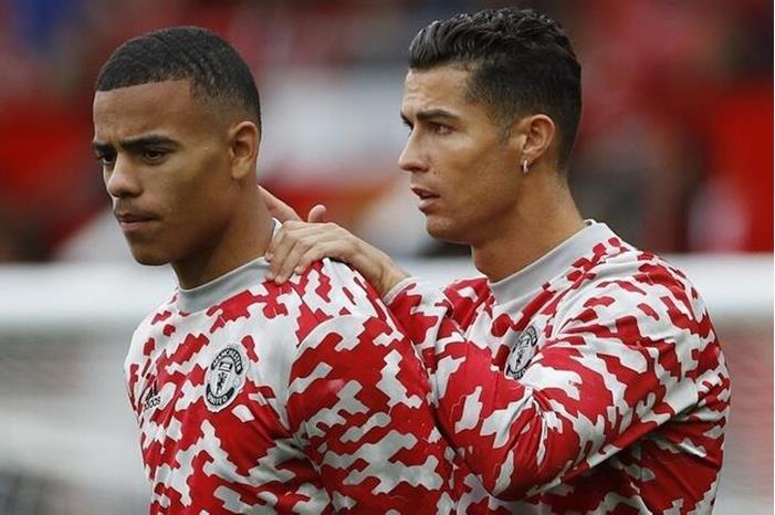 إصابة نجم مانشستر يونايتد بفيروس كورونا 61993461423604012e3d6547