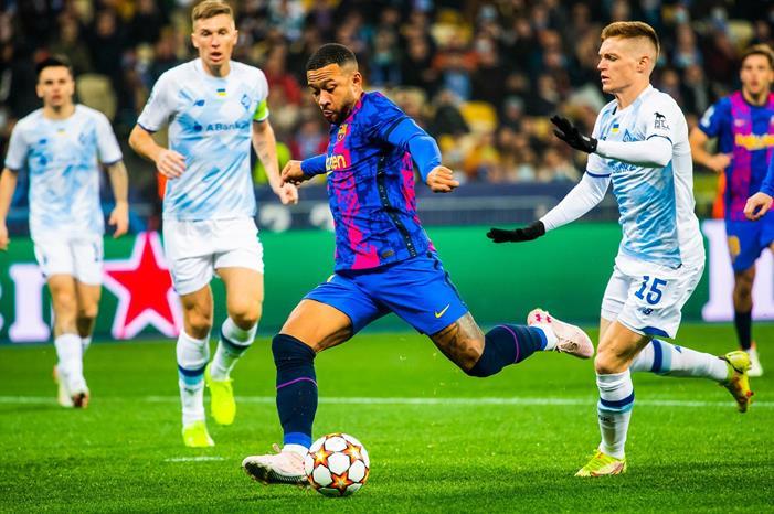 برشلونة يحيي آماله بالتأهل لدور الـ 16 بدوري الأبطال FDN2DDOXMAIAZ58