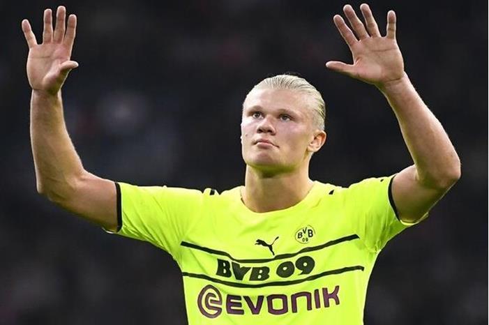 مدرب دورتموند يعلن عودة هالاند للملاعب 61a1d05b4236042a5c06c7ec