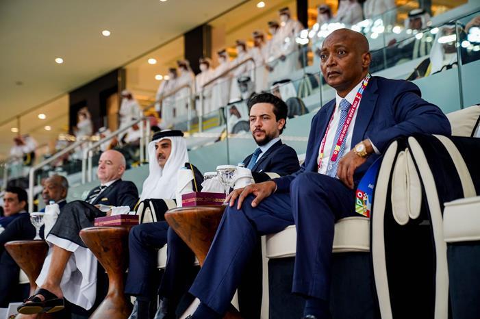 مندوباً عن الملك ،، ولي العهد يحضر حفل افتتاح بطولة كأس العرب FFd2maEWYAcNfUm