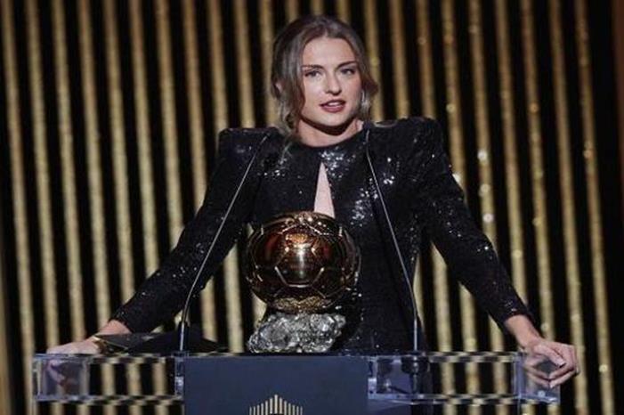 124-021534-alexia-putillas-barcelona-female-star_700x400