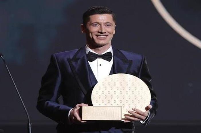 124-024240-lewandowski-mohamed-salah-ballon-dor_700x400