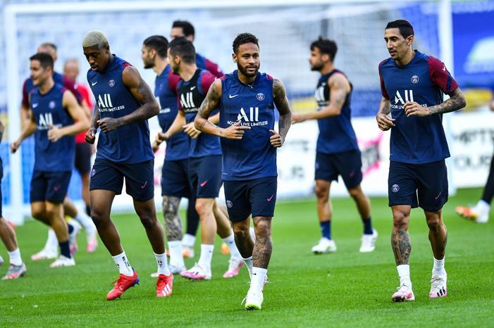 سان جيرمان ضيفاً ثقيلاً على لايبزيج بدوري الأبطال 1126774-مران-باريس-سان-جيرمان-3-scaled