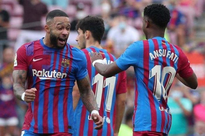 ديباي وفاتي يقودان تشكيل برشلونة أمام سيلتا فيجو bnjhjk