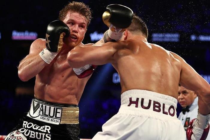 2166987-_BOXING-CANELO-4