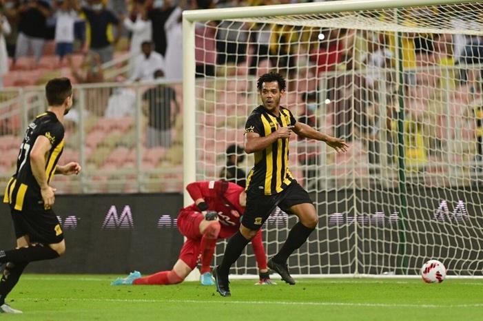 حصاد الدوري السعودي: الاتحاد يتصدر والشباب يواصل سلسلة الانتصارات W11-Ittihad-v-Al-Fath