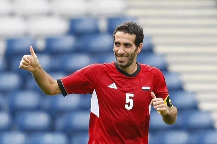 عمرو أديب يبلغ عن النادي الأهلي ويصف أبو تريكة بالإرهابي (فيديو) 1-27