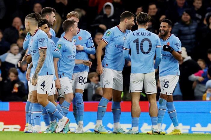 برشلونة يفكر في التعاقد مع نجم مانشستر سيتي manchester-city