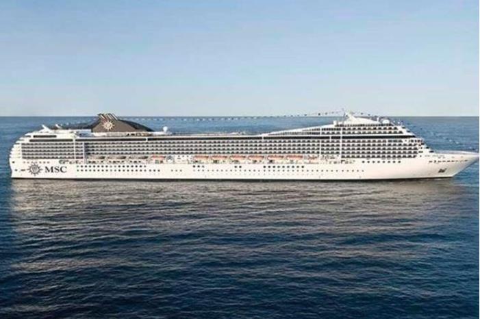 شاهد.. وصول ثاني الفنادق العائمة إلى الدوحة 63720bca4236044bac741f04