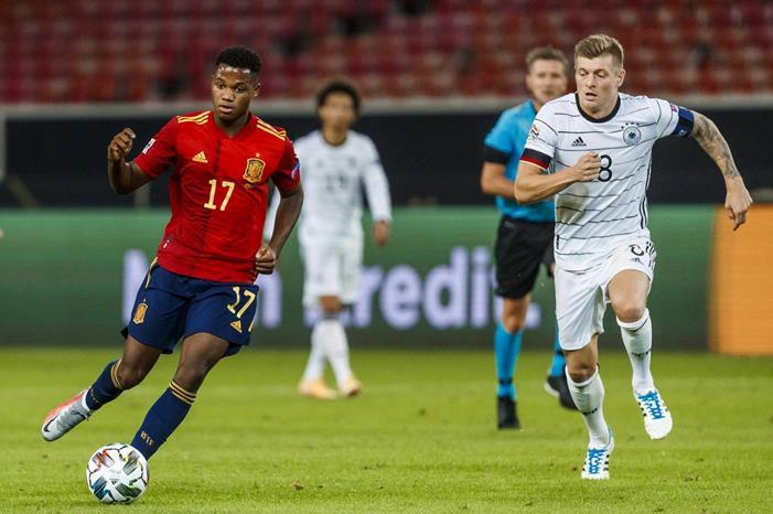 انسو فاتي يتعرض لحادث سير قبل أيام من مواجهة النشامى EhBYjPzWsAEEnk7