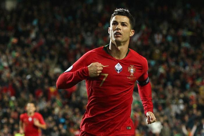 رونالدو يحدد 3 مرشحين للقب المونديال ronaldo
