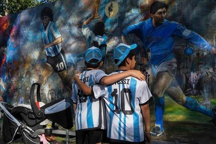 100-111628-giant-mural-honoring-maradona-argentina-5