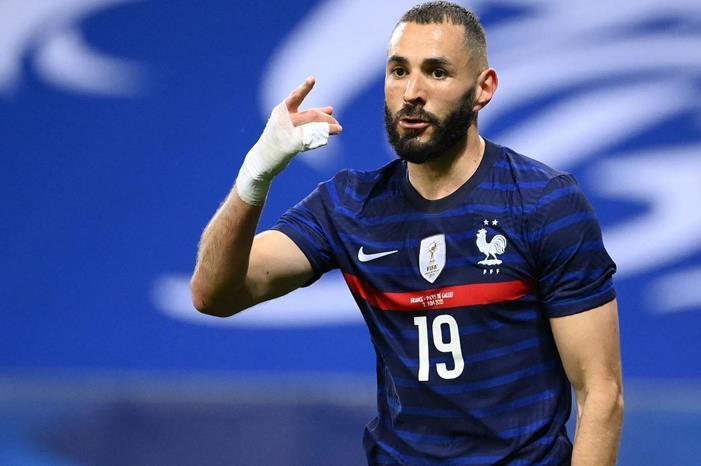 مفاجأة المونديال.. هل يعود كريم بنزيما للمشاركة في كأس العالم؟ 32ebbac06d9d1cec7d7756cfd0bae4ce2500802e