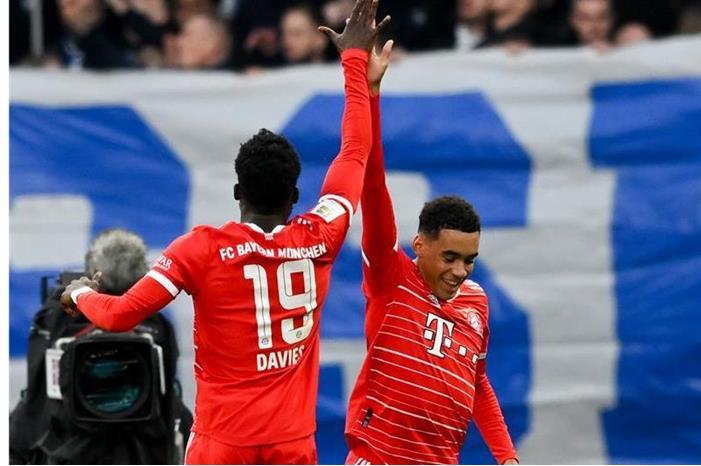 بايرن ميونخ ينجو بالصدارة من فخ برلين albums_matches_2721140_2022-11-05-10287878_epa