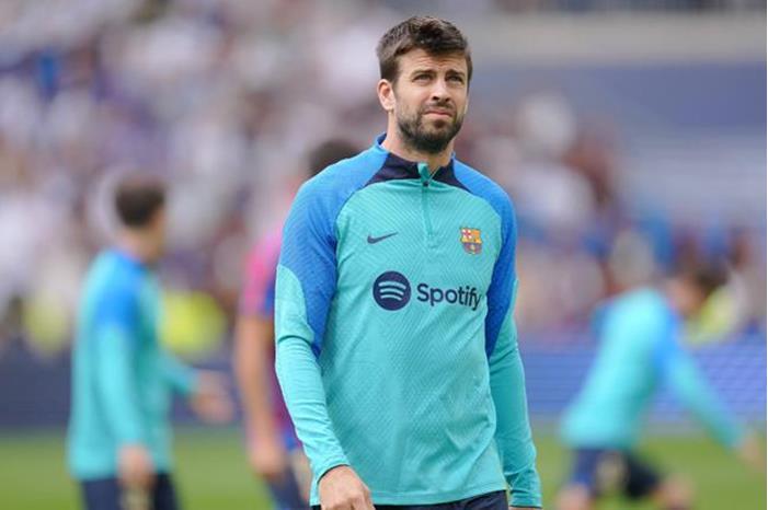 لاعب فريق برشلونة الإسباني، جيرارد بيكيه (2)