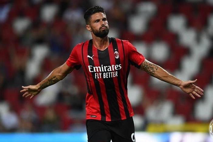 جيرو يعلق على طرده بعد إحرازه هدف فوز ميلان القاتل في شباك سبيزيا 202108150814-main.cropped_1628990074