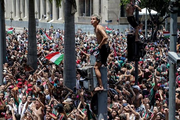 شاهد.. جماهير فلومينينسي تحتفل بلقب كوبا ليبرتادوريس 20231113959589123B