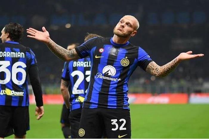 124-015705-federico-dimarco-celebrates-incredible-goal_700x400