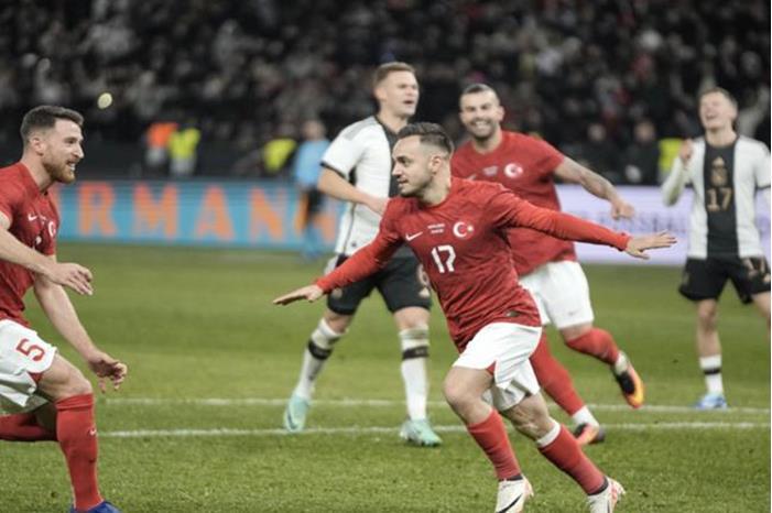 6559b4cf4236046f630b2fad