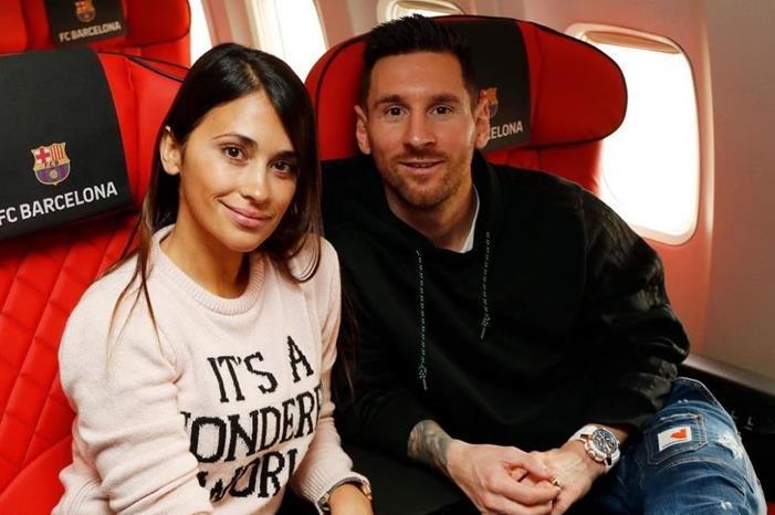 ميسي-وزوجته