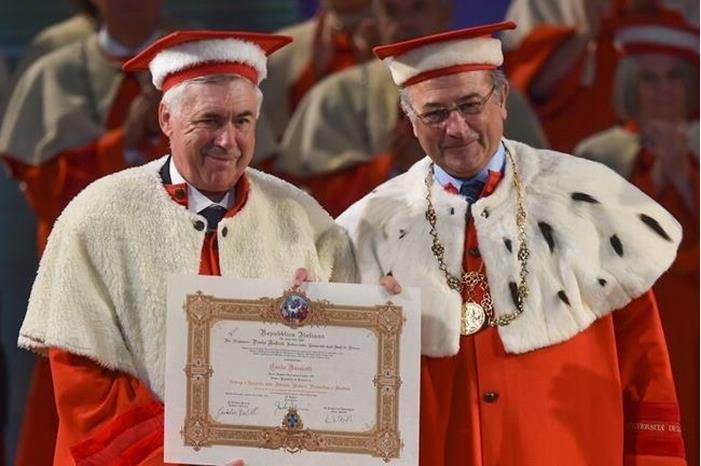 مدرب ريال مدريد يوقع على عقود تدريب منتخب البرازيل 655d04f54236047b5f09b1f7 (1)